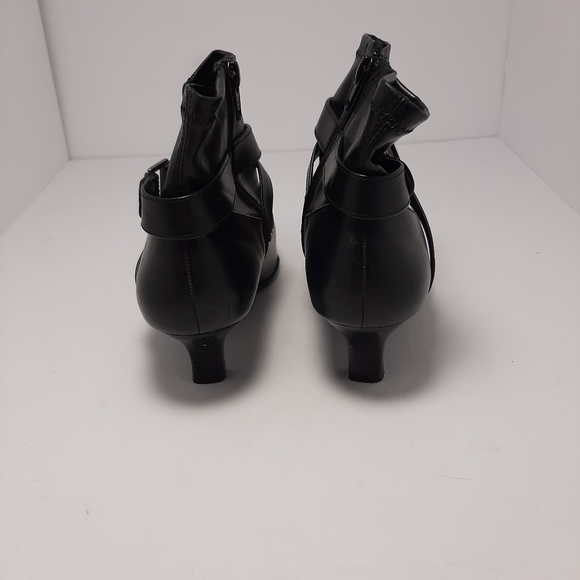Whichy Pointed Heeled Black Ankle Boots size 8 - Picture 4 of 7